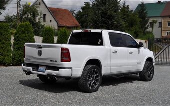 Dodge RAM 1500 LARAMIE 5.7 HEMI 2021 VIN: 1C6SRFJT1MN632614 - 3