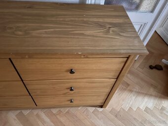Dřevěná komoda z masivu - 3