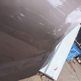 Zadní pravé dveře kia sportage lehce poškozené dole viz foto - 3