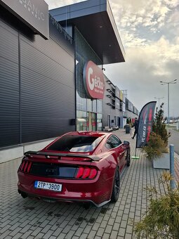 Ford Mustang GT sleva - 3