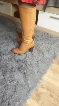 Krásné hnědé kozačky po kolena - 3