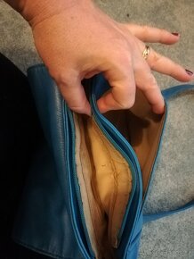 Prodám kabelku se třpytivou sovičkou - 3