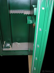 Ohnivzdorný trezor na 10 zbraní - 3