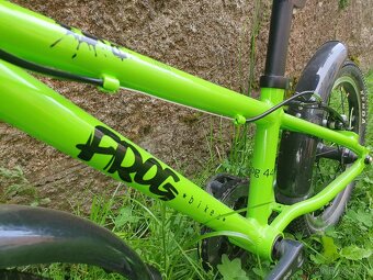 Ultralehké kolo Frog 44 - velikost 16" - 3