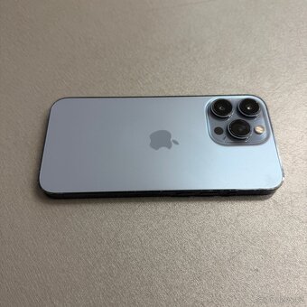 iPhone 13 Pro 128GB sierra blue, pěkný stav, rok záruka - 3