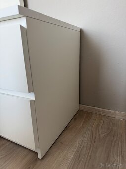 Noční stolek MALM Ikea - 3