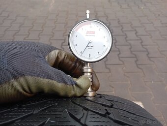 215/60/17 zimní pneu nokian - 3