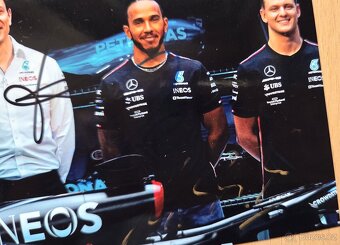 Mercedes F1 Hamilton Russell Schumacher Wolff  autogramy - 3