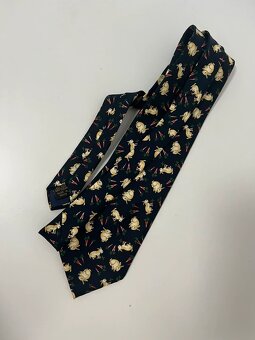 🥕🎩 Hodvábna Kravata so Vzorom Zajačikov a Mrkvy 🐰 - 3