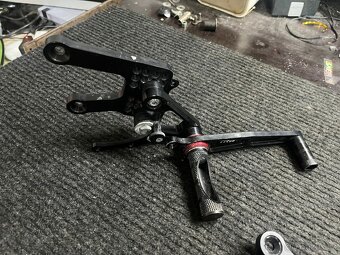 Nastavitelné stupacky yamaha yzfr 125 2008 - 3