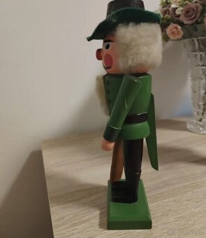 Louskáček dřevěný starý. - 3