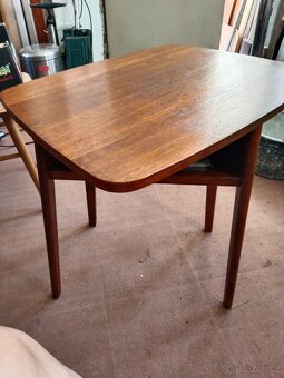 Starý televizní stolek - 3