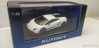 Modely 1:43 Abrex, Autoart, Altaya, IXO, Cararama - 3