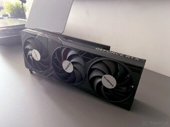 GIGABYTE GeForce RTX 4090 WINDFORCE V2 24G - 3