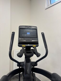 MATRIX Endurance LCD - eliptický trenažer - 3