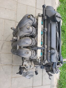 Hlava motoru Hyundai I20 1.2 16V 68kW G4LA - 3