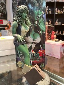 Sideshow SheHulk - 3