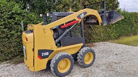 Pronájem, půjčení smykový kolový nakladač Cat 216B (3 tuny) - 3