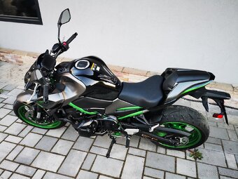 Kawasaki Z900 - 3