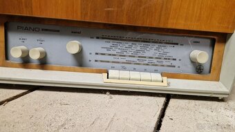Elektronkové rádio Tesla Piano 1019A - 3