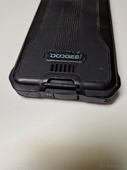Doogee V10 5G 8/128 GB DualSIM černý - 3