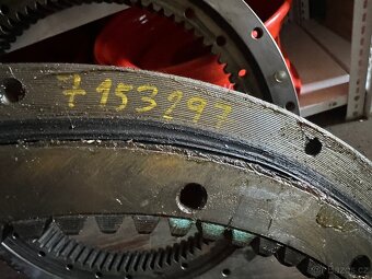 Ložiska otoče Bobcat E10 E26 E32 E35 a další - 3
