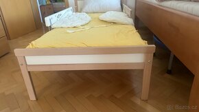 Dětská postel 140/70 s madraci + zabrany - 3
