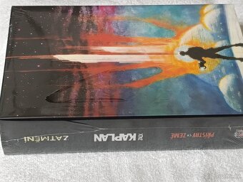 Přístav země / Zatmění, Mighty Boys - 3