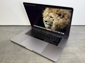 MacBook Pro 15'' 2018 / i9 / 32GB / 1TB SSD / Space Gray - - 3