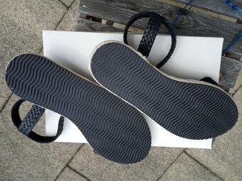 sandále Y A S 38 - 3