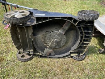 Sekačka na trávu - 3