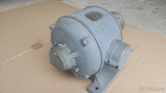 2 elektromotory staré - 3