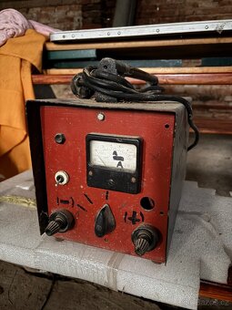 Měnič napětí a nabíječka - 3