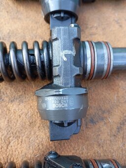 Prodám 3x vstřik na VW T5 2.5 TDI 96kw BNZ ( dpf ) - 3
