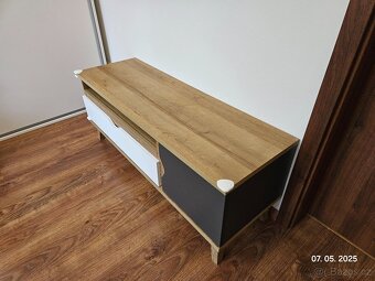Stolek pod TV - 3