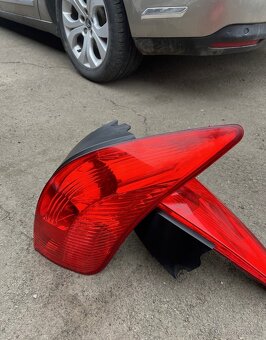 Prodam zadní světla Peugeot 308sw Kombi - 3