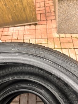 225/40 R18 - 3