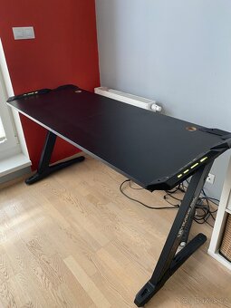 Herní stůl Ultradesk - 3