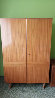 Skříně , peřiňák, noční stolky František Mezulánik - 3