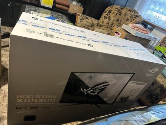 Asus ROG Strix XG43UQ - 3