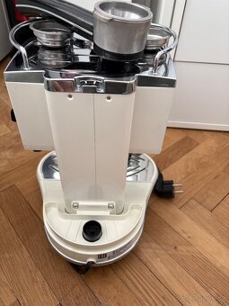 Pákový kávovar De’Longi Icona - 3