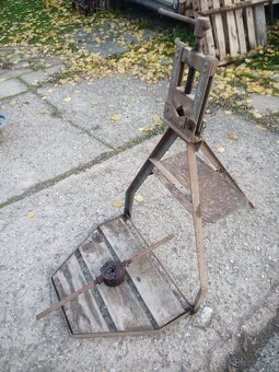 Svěrák Pionýr a závitník - 3