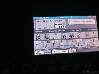 Prodám korg pa 300 plně funkční - 3