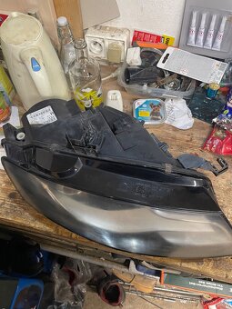 Pravé přední světlo audi a4 b8 - 3