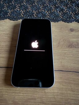 Iphone 15 Top stav, příslušenství - 3