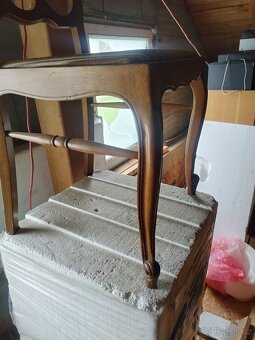 Prodám jídelní stůl rozkládací se šesti židlemi po babičce - 3
