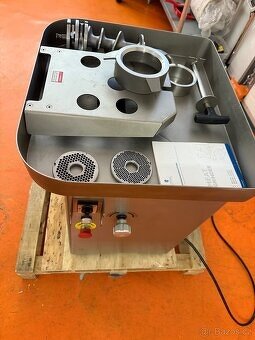 Mlýnek na maso – 1500 W, 800 kg/h - 3