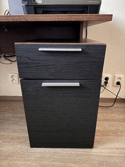 Kancelářský stůl dřevěný - 3