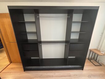 Šatní skříň značky Belini - 3