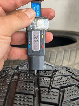 Zimní pneu Hankook 225/60/18 - 3